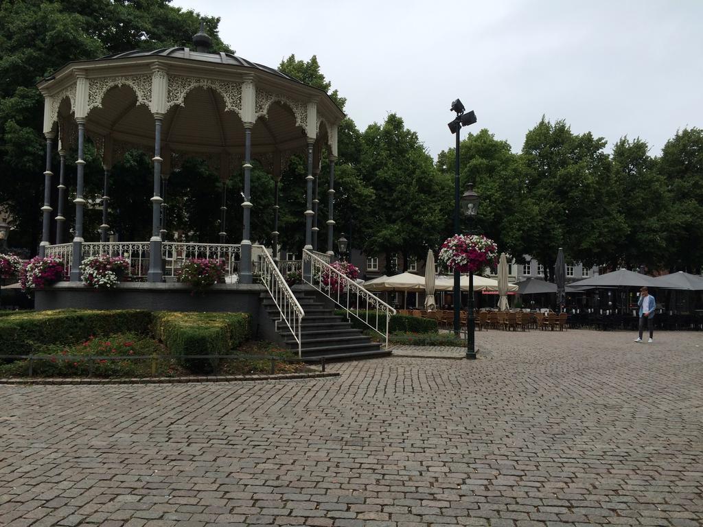 Hotel En Grand Cafe De Pauw Roermond Eksteriør bilde